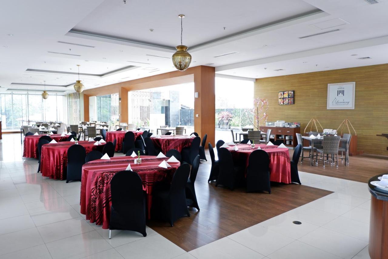 The Atrium Hotel & Resort Yogyakarta Melati Exterior foto